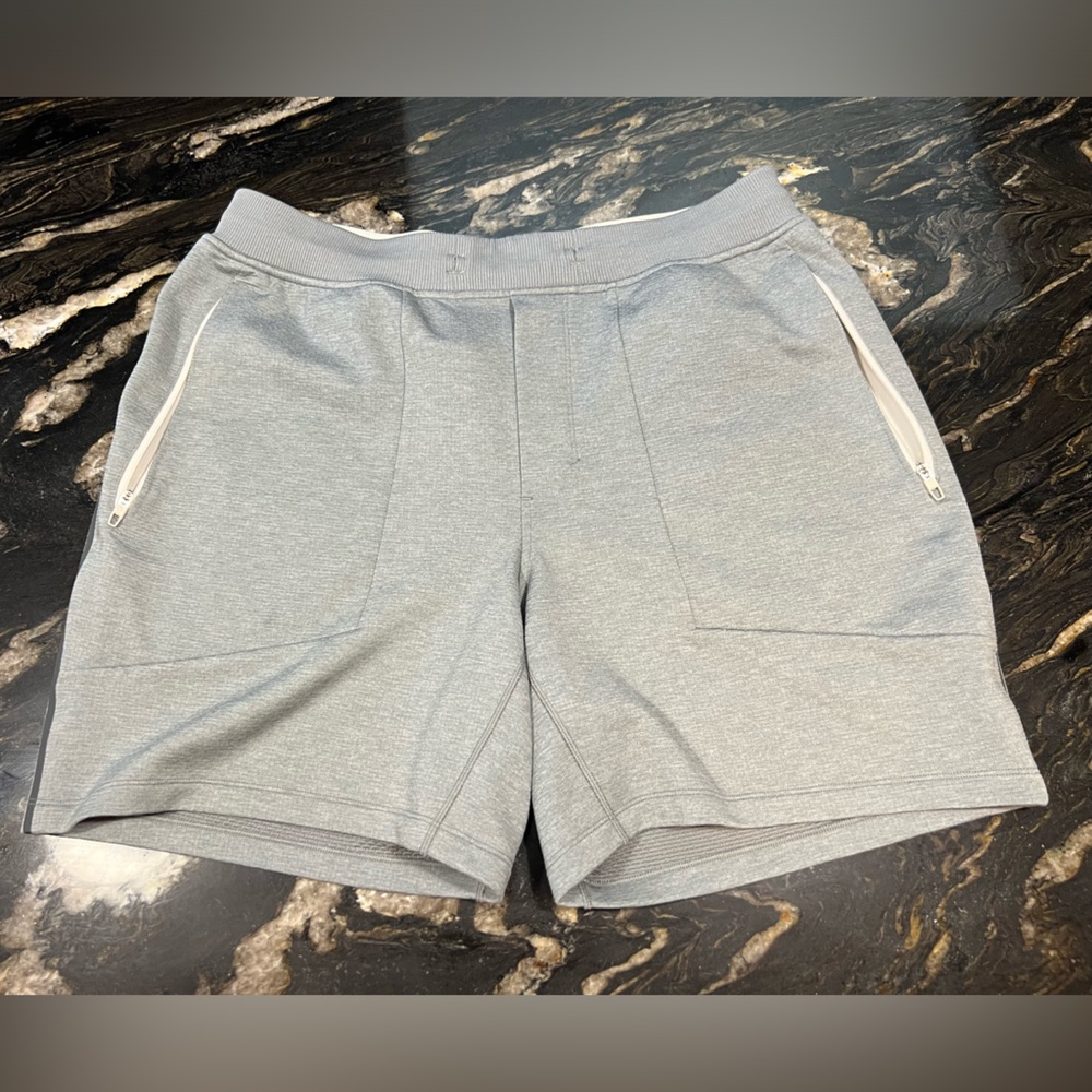 Men’s Lululemon shorts size L